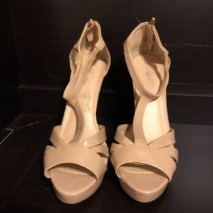Paprika tan leather heels